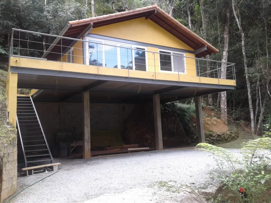 Foto 1 de Casa de Condomínio com 1 Quarto à venda, 100m² em Araras, Petrópolis