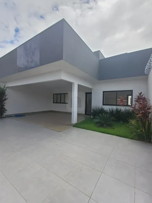 Foto 1 de Casa com 3 Quartos à venda, 250m² em Laranjeiras, Uberlândia