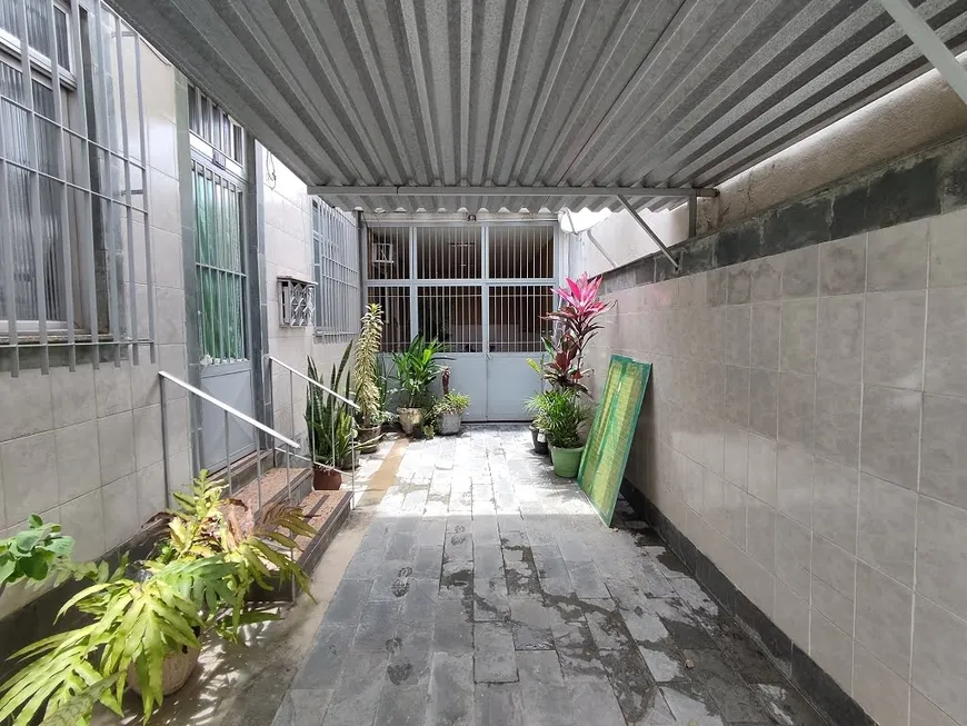 Foto 1 de Casa com 4 Quartos à venda, 40m² em Ramos, Rio de Janeiro