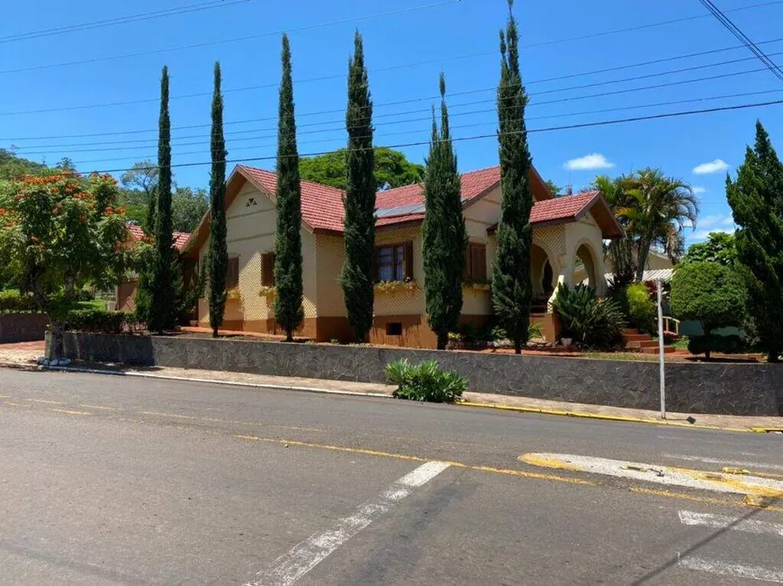 Foto 1 de Casa com 4 Quartos à venda, 150m² em Centro, Colinas