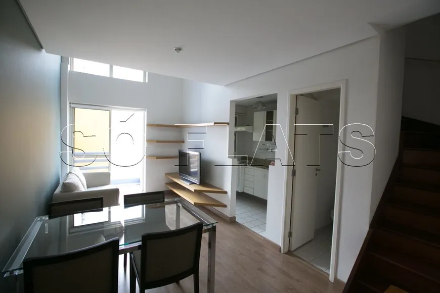 Foto 1 de Flat com 1 Quarto para alugar, 55m² em Moema, São Paulo