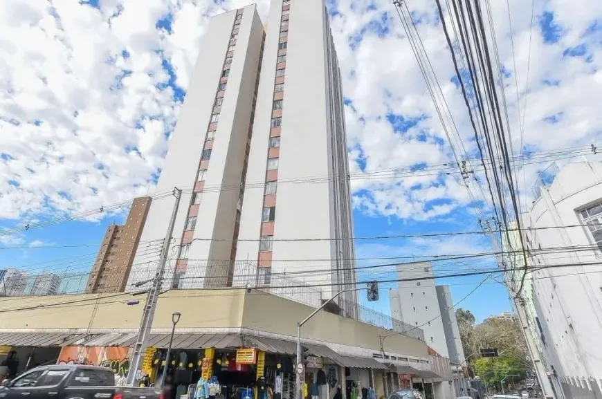 Foto 1 de Apartamento com 2 Quartos para alugar, 55m² em Centro, Curitiba