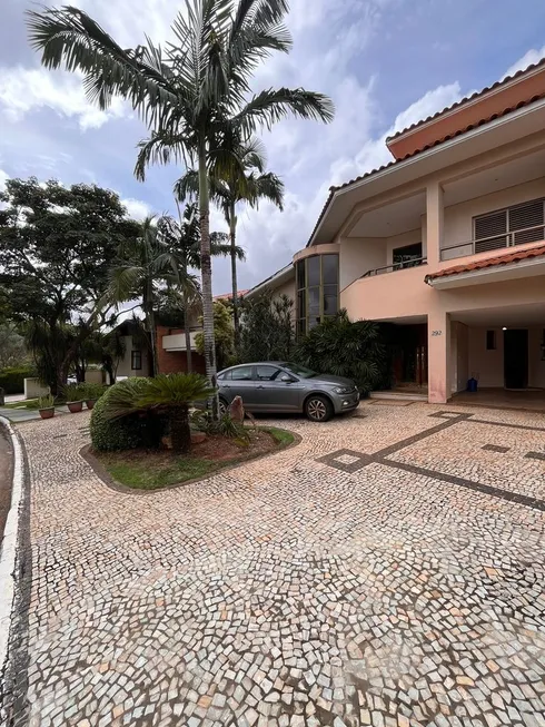 Foto 1 de Casa de Condomínio com 5 Quartos à venda, 500m² em Jardim Florença, Goiânia