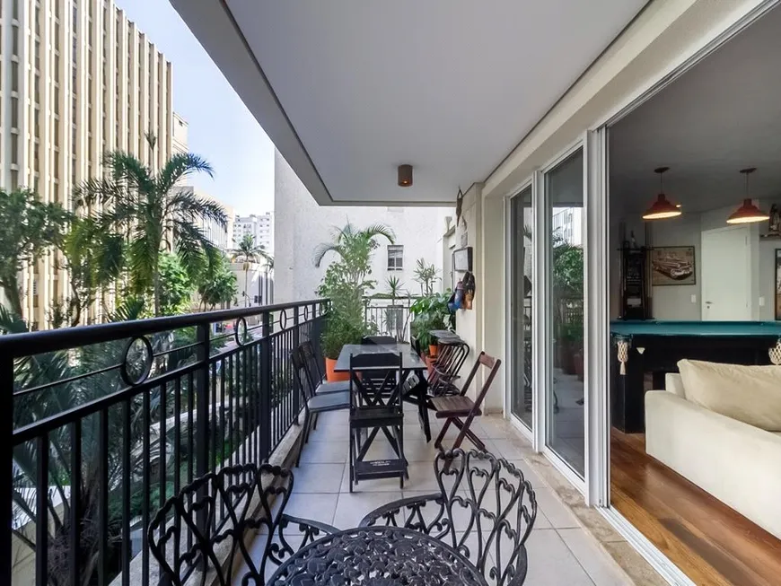 Foto 1 de Apartamento com 4 Quartos à venda, 200m² em Santa Cecília, São Paulo