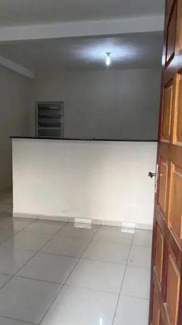 Foto 1 de Casa com 2 Quartos para venda ou aluguel, 60m² em Itapuã, Salvador