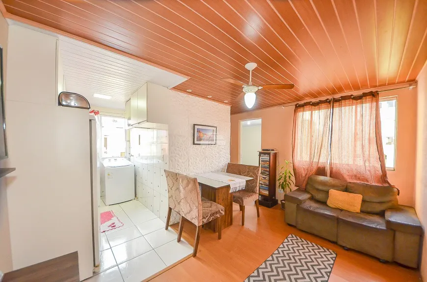 Foto 1 de Apartamento com 2 Quartos à venda, 42m² em Ganchinho, Curitiba