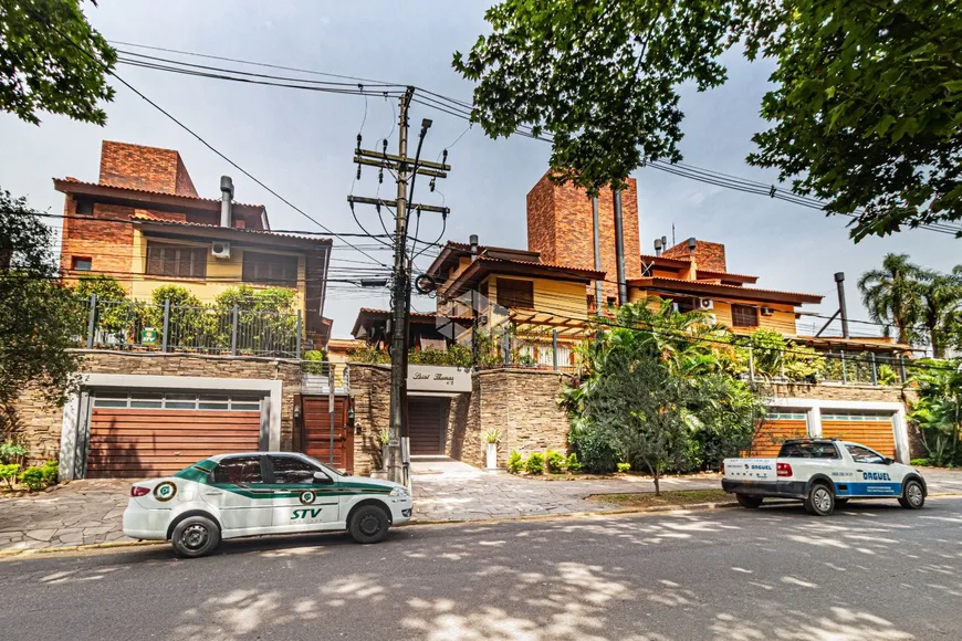 Foto 1 de Casa de Condomínio com 2 Quartos à venda, 212m² em Boa Vista, Porto Alegre