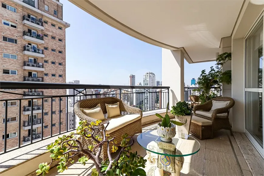 Foto 1 de Apartamento com 4 Quartos para venda ou aluguel, 310m² em Moema, São Paulo