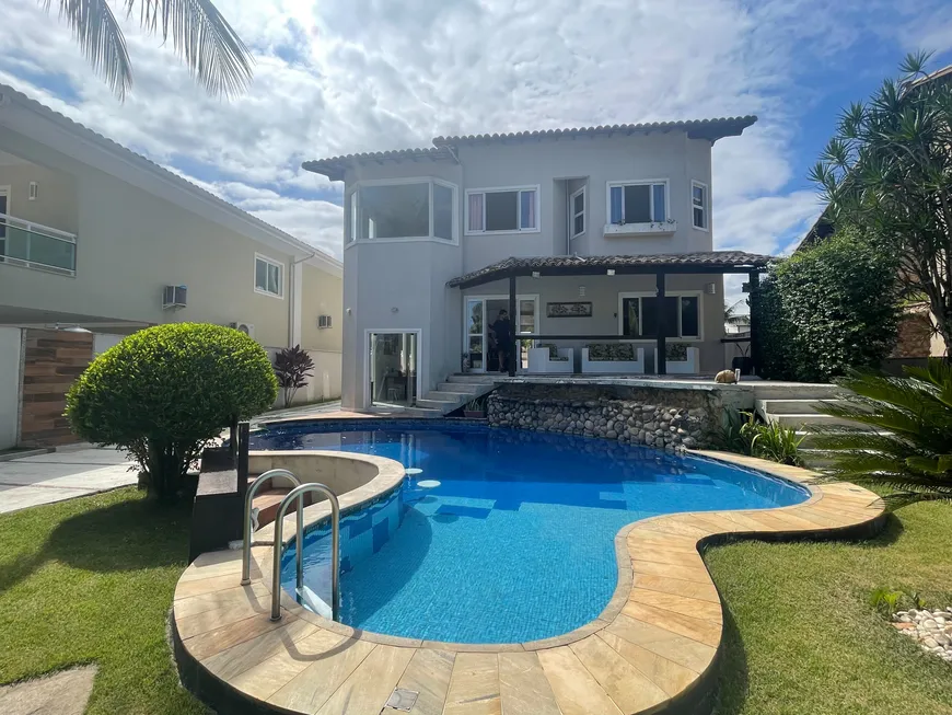 Foto 1 de Casa de Condomínio com 4 Quartos à venda, 500m² em Recreio Dos Bandeirantes, Rio de Janeiro