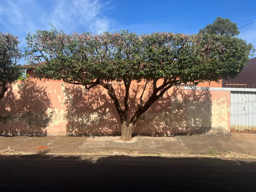 Foto 1 de Casa com 4 Quartos para alugar, 200m² em Jardim Conceicao, São José do Rio Preto