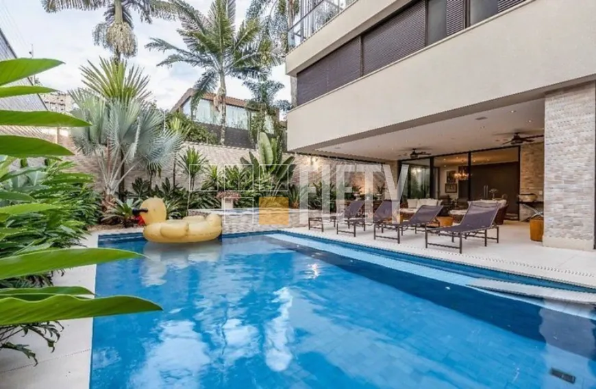 Foto 1 de Casa de Condomínio com 5 Quartos à venda, 1250m² em Jardim Europa, São Paulo