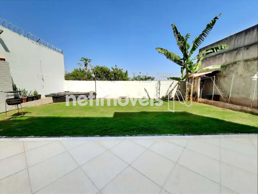 Foto 1 de Casa com 4 Quartos à venda, 395m² em Estoril, Belo Horizonte