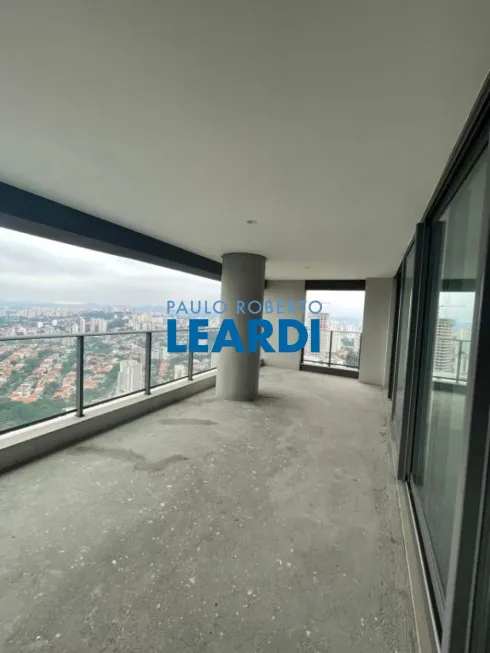 Foto 1 de Apartamento com 4 Quartos à venda, 272m² em Vila Madalena, São Paulo