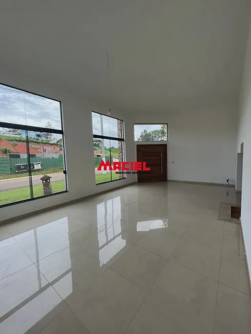 Foto 1 de Casa de Condomínio com 5 Quartos à venda, 470m² em , Jambeiro