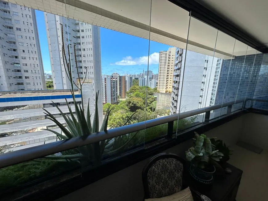 Foto 1 de Apartamento com 4 Quartos à venda, 176m² em Itaigara, Salvador