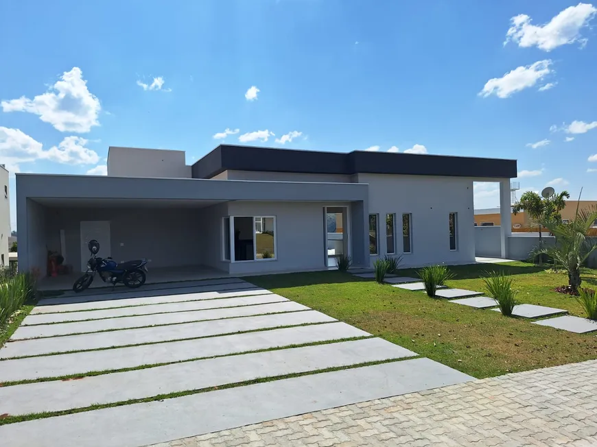 Foto 1 de Fazenda/Sítio com 3 Quartos à venda, 320m² em Area Rural, Piracaia