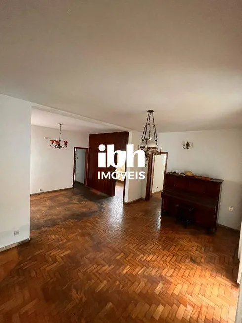 Foto 1 de Imóvel Comercial com 3 Quartos para alugar, 150m² em Santo Antônio, Belo Horizonte