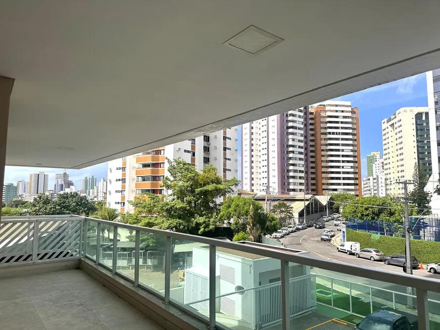 Foto 1 de Apartamento com 3 Quartos à venda, 126m² em Loteamento Aquarius, Salvador