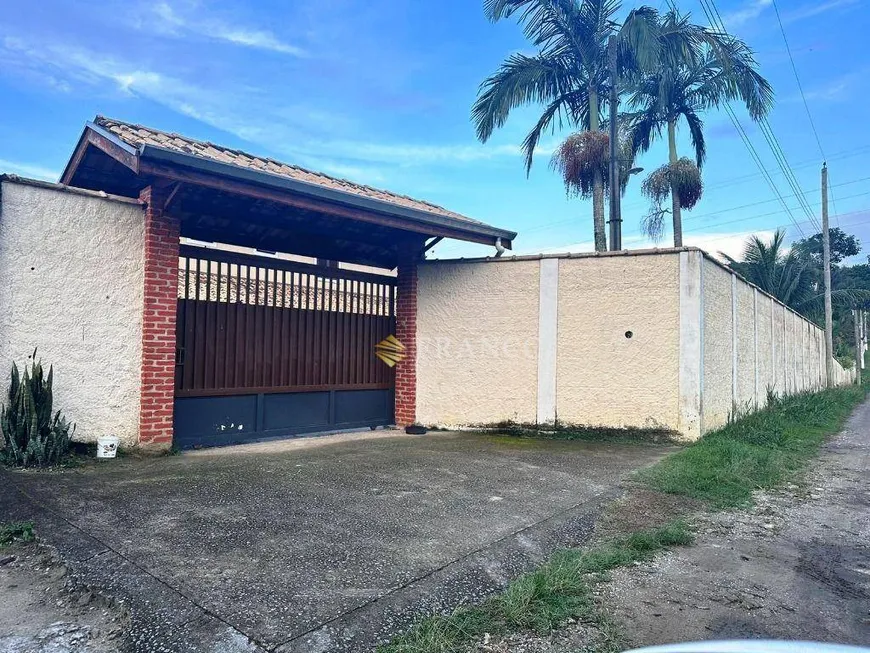 Foto 1 de Fazenda/Sítio com 4 Quartos à venda, 394m² em Granjas Rurais Reunidas Sao Judas Tadeu, Taubaté