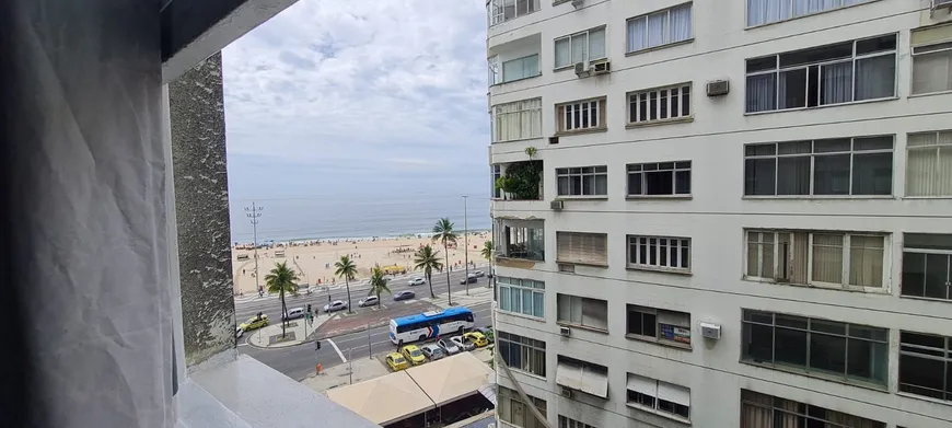 Foto 1 de Apartamento com 1 Quarto para alugar, 40m² em Copacabana, Rio de Janeiro