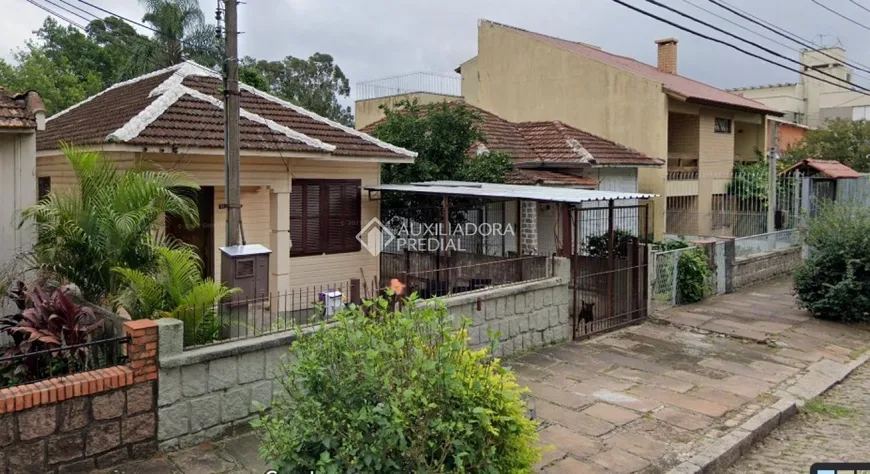 Foto 1 de Casa com 2 Quartos à venda, 64m² em Jardim São Pedro, Porto Alegre