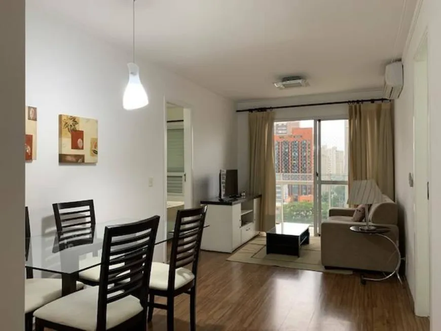 Foto 1 de Apartamento com 1 Quarto para alugar, 45m² em Indianópolis, São Paulo