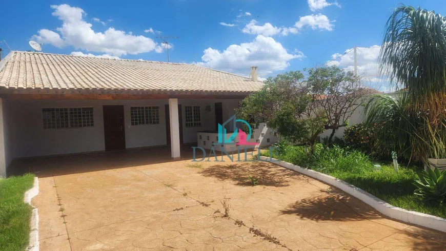 Foto 1 de Casa com 3 Quartos à venda, 177m² em Vila Xavier, Araraquara