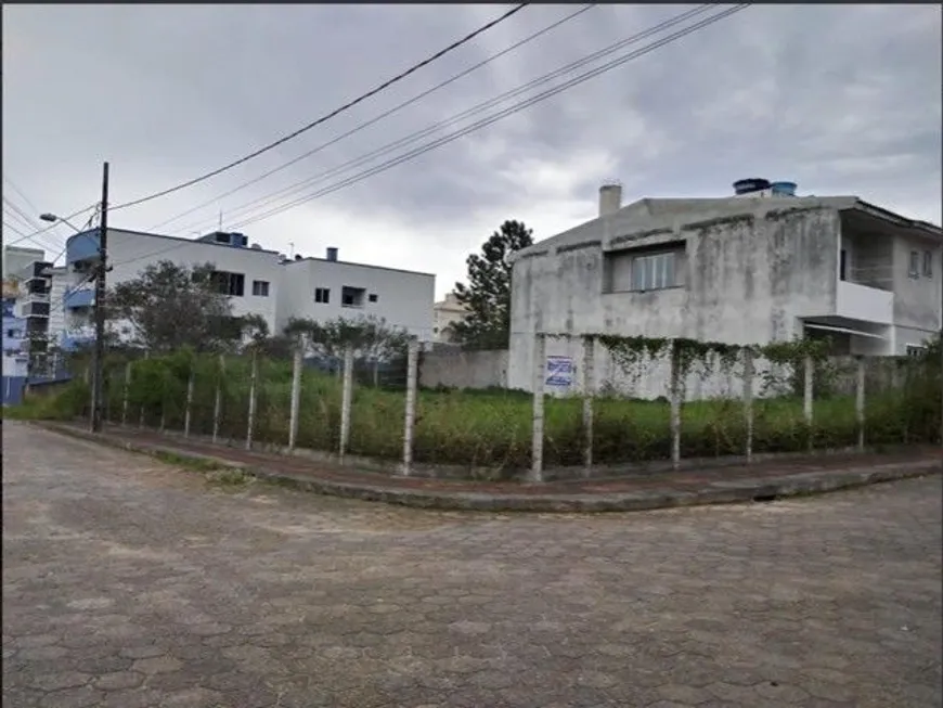 Foto 1 de Lote/Terreno à venda, 432m² em Areias, São José