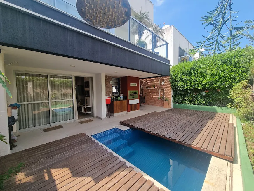 Foto 1 de Casa com 4 Quartos à venda, 300m² em Recreio Dos Bandeirantes, Rio de Janeiro