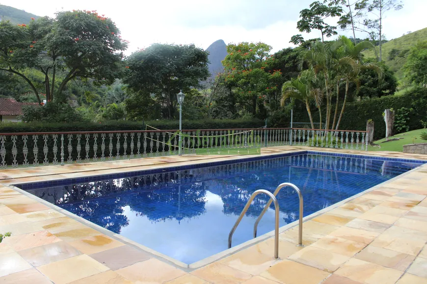 Foto 1 de Casa com 4 Quartos à venda, 300m² em Correas, Petrópolis
