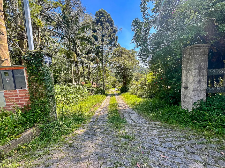 Foto 1 de Lote/Terreno à venda, 550m² em Colonia, Ribeirão Pires