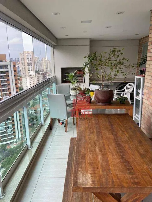 Foto 1 de Apartamento com 3 Quartos à venda, 239m² em Brooklin, São Paulo