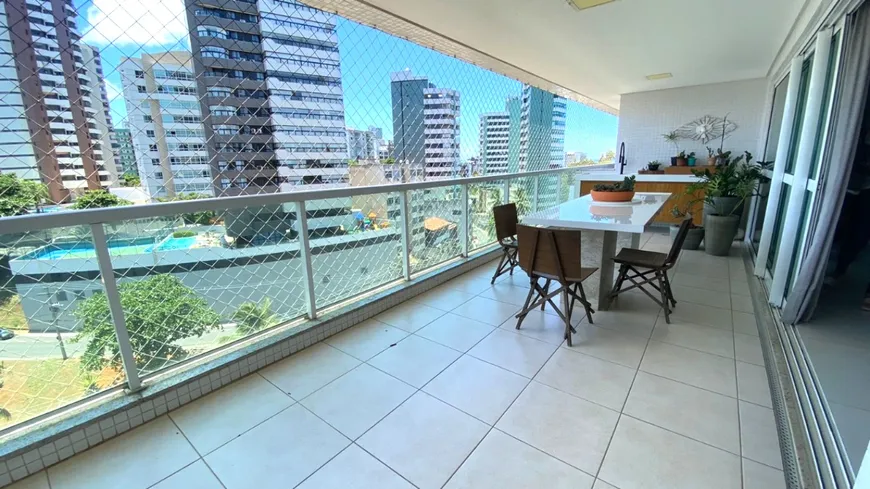 Foto 1 de Apartamento com 4 Quartos à venda, 182m² em Barra, Salvador