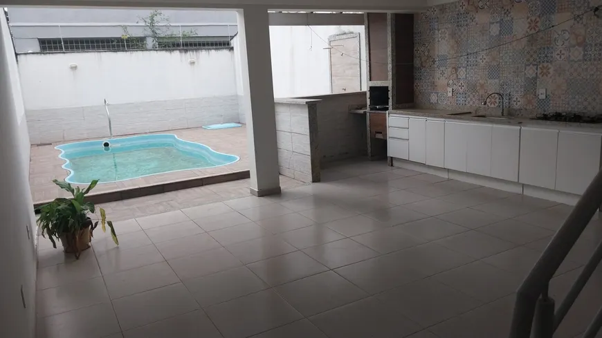 Foto 1 de Casa com 4 Quartos à venda, 220m² em Jardim Belvedere, Volta Redonda