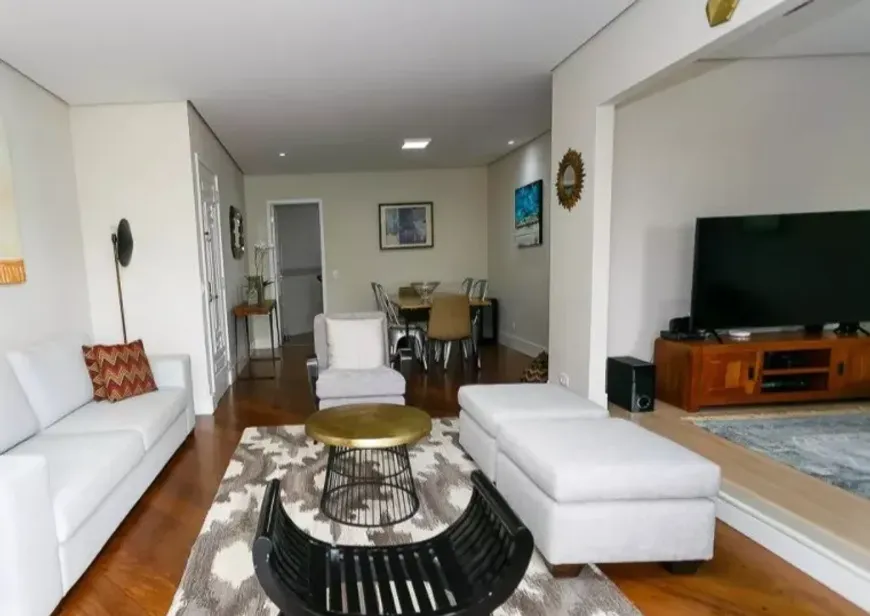 Foto 1 de Apartamento com 3 Quartos à venda, 145m² em Real Parque, São Paulo