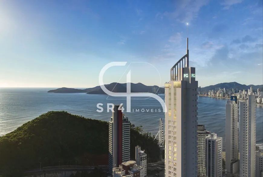 Foto 1 de Apartamento com 5 Quartos à venda, 277m² em Pioneiros, Balneário Camboriú