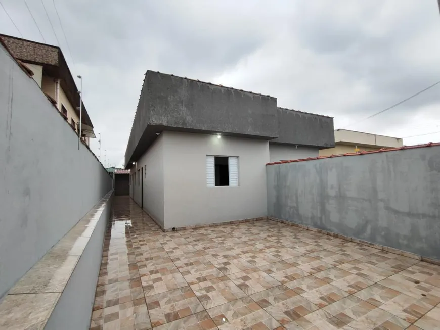 Foto 1 de Casa com 2 Quartos à venda, 64m² em Sabaúna, Itanhaém