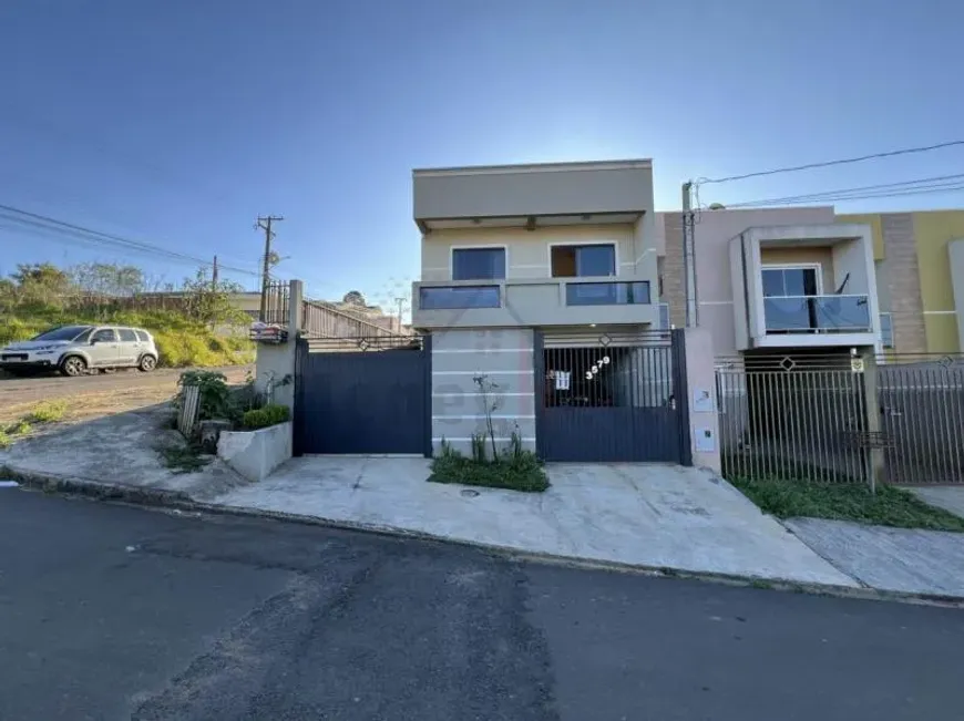 Foto 1 de Sobrado com 3 Quartos à venda, 116m² em Órfãs, Ponta Grossa