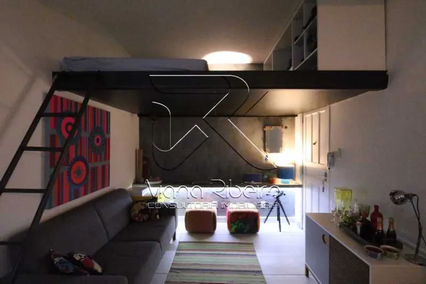 Foto 1 de Kitnet com 1 Quarto à venda, 20m² em Urca, Rio de Janeiro