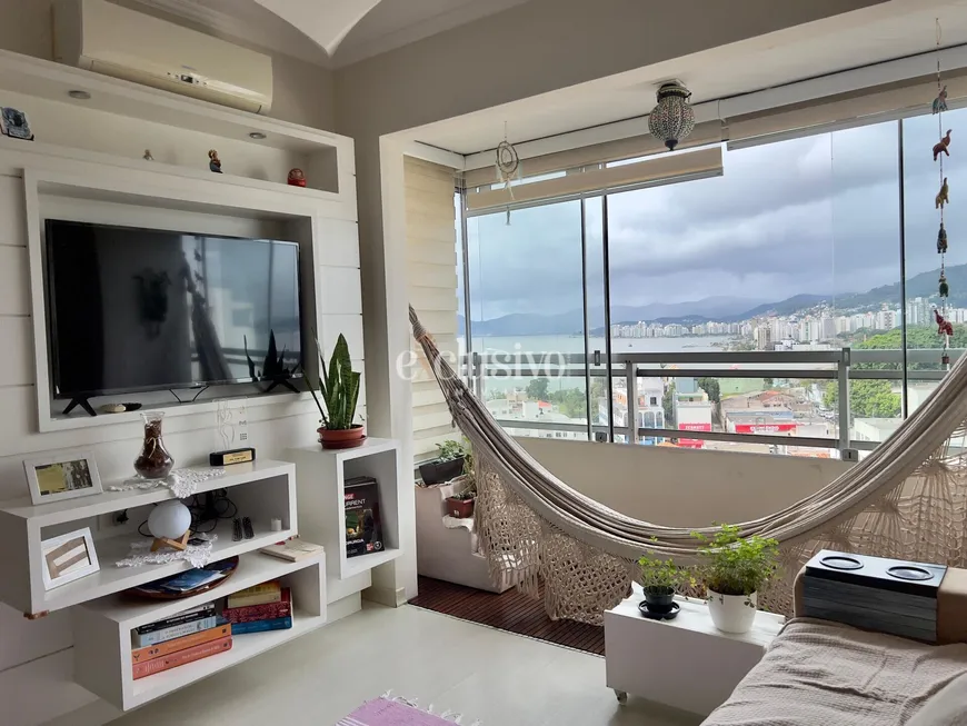 Foto 1 de Apartamento com 2 Quartos à venda, 69m² em Estreito, Florianópolis