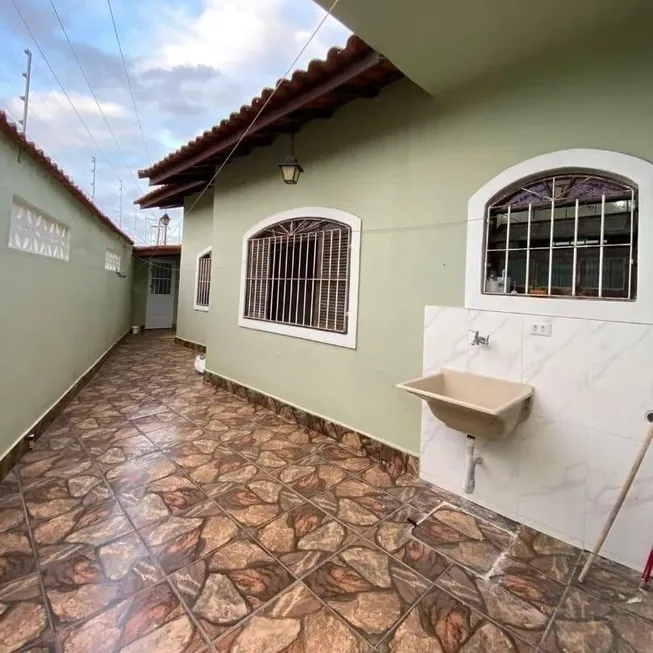 Foto 1 de Casa com 3 Quartos à venda, 120m² em Savoy , Itanhaém