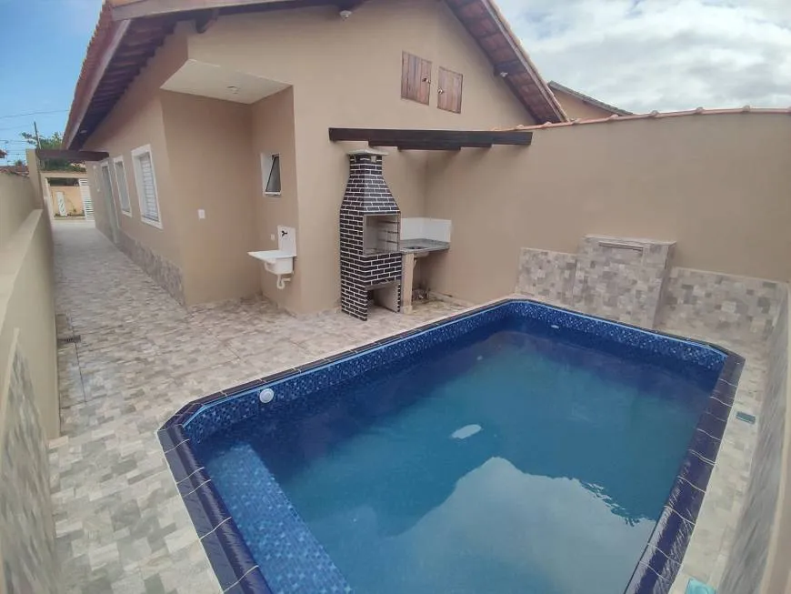 Foto 1 de Casa com 2 Quartos à venda, 53m² em Tupy, Itanhaém