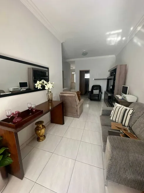 Foto 1 de Casa com 3 Quartos à venda, 164m² em Centro, Itabaiana