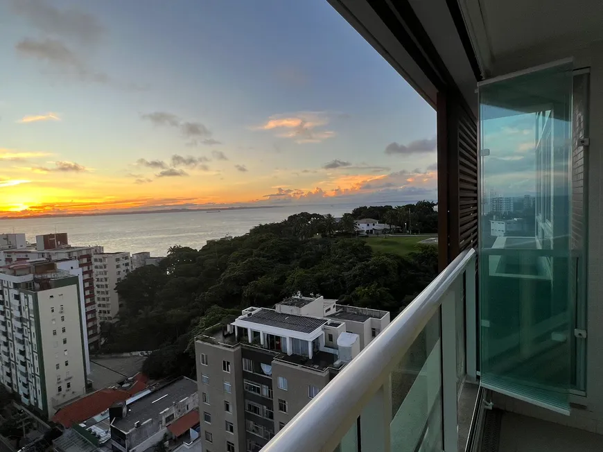 Foto 1 de Apartamento com 2 Quartos para alugar, 72m² em Barra, Salvador