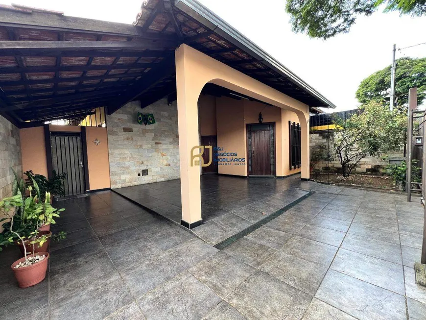 Foto 1 de Casa com 6 Quartos à venda, 364m² em Itapoã, Belo Horizonte