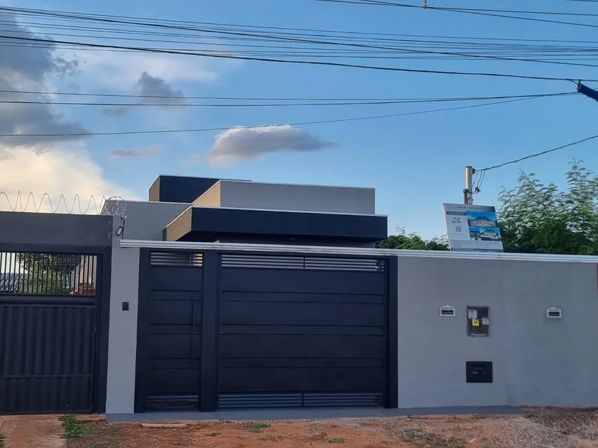 Foto 1 de Casa com 3 Quartos à venda, 105m² em Jardim Itamaracá, Campo Grande