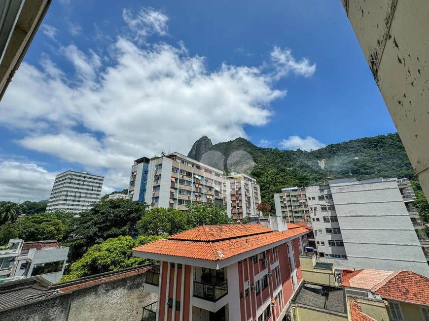 Foto 1 de Apartamento com 3 Quartos à venda, 100m² em Humaitá, Rio de Janeiro