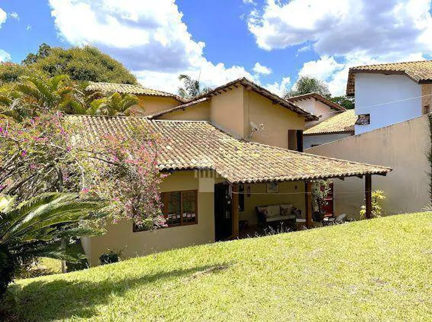 Foto 1 de Casa de Condomínio com 3 Quartos à venda, 350m² em Parque Dom Henrique, Cotia