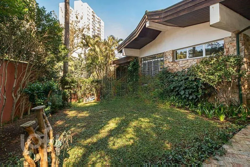 Foto 1 de Casa com 4 Quartos à venda, 550m² em Santo Amaro, São Paulo