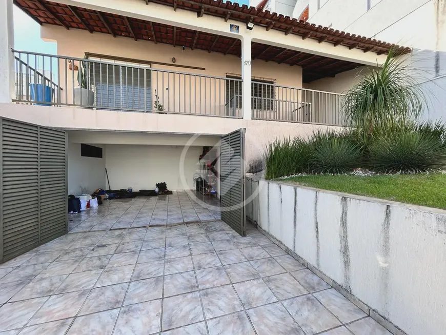 Foto 1 de Casa com 3 Quartos à venda, 171m² em Santa Mônica, Uberlândia